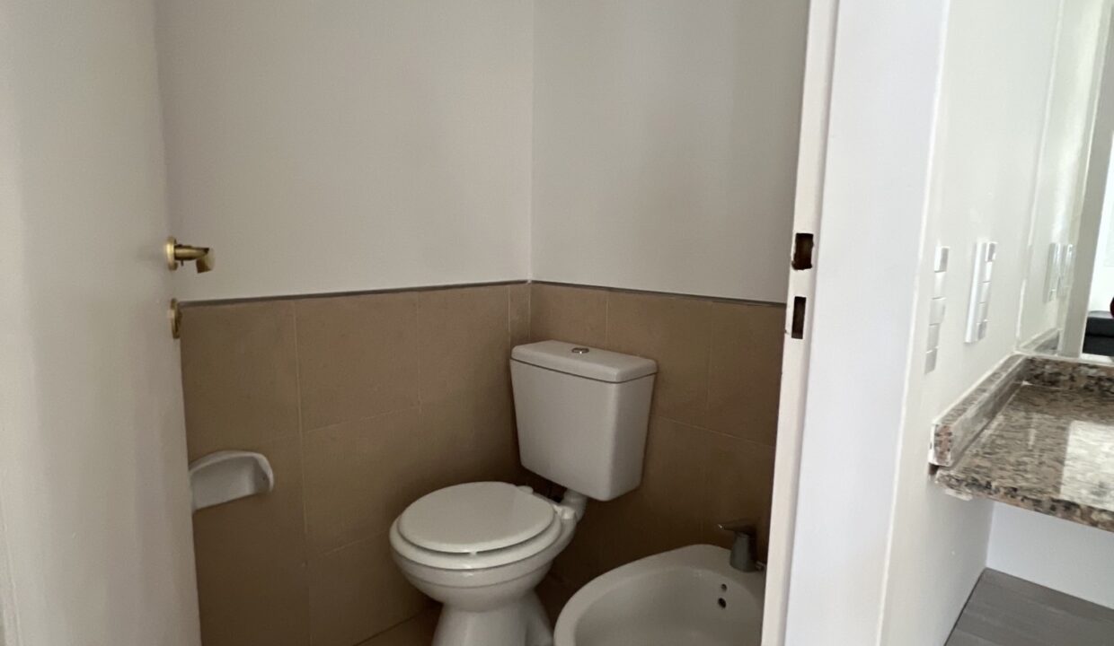 9D49FA2F-F594-4C6C-A1AE-F1E9D026A778