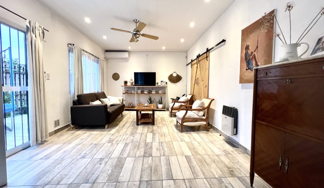 CCAD1AD5-D7C0-495A-8960-E321E9C7D19C