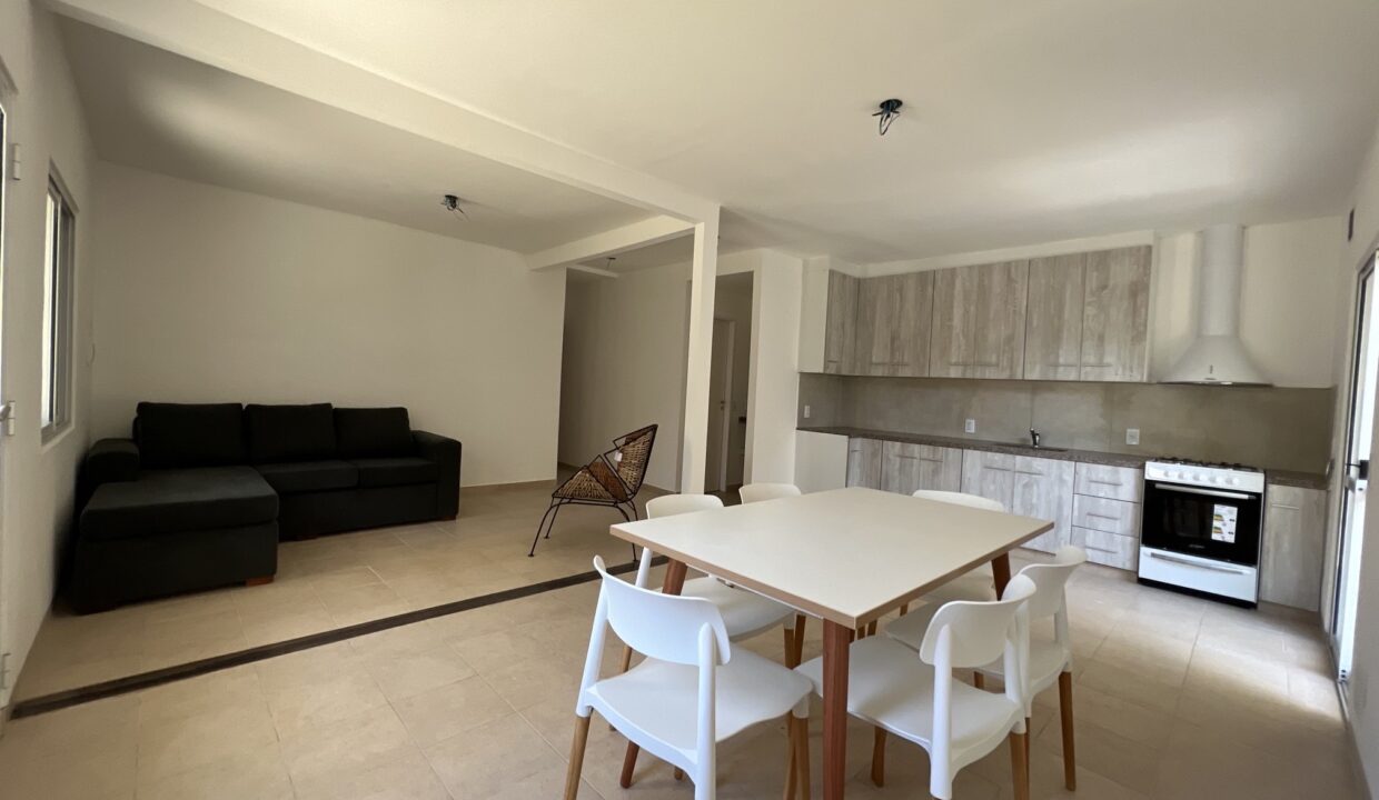 D6D180A9-F4DD-444A-86F9-DA0A90E0920F