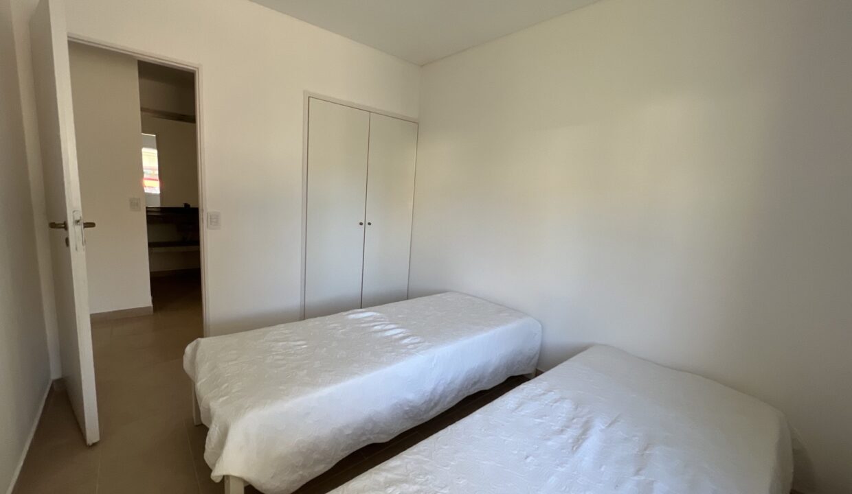 DE04E2D3-FE32-4DBA-9E0C-AB66D13C195B