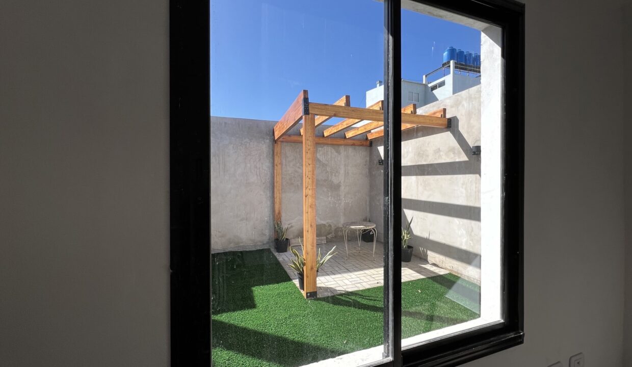 9DE97437-58E3-4017-8924-AD3AD4CAF818