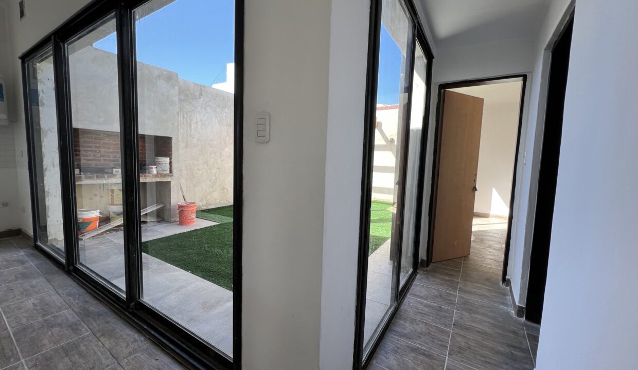 F2F0FEBE-B37F-4BDE-B270-19DC9F57929C