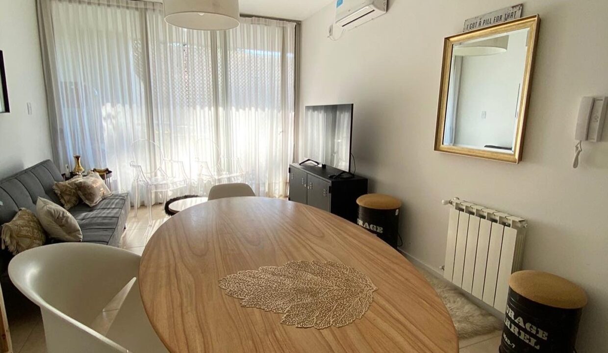 F49FFC26-6FFA-48D9-AA9C-321B9505EC06