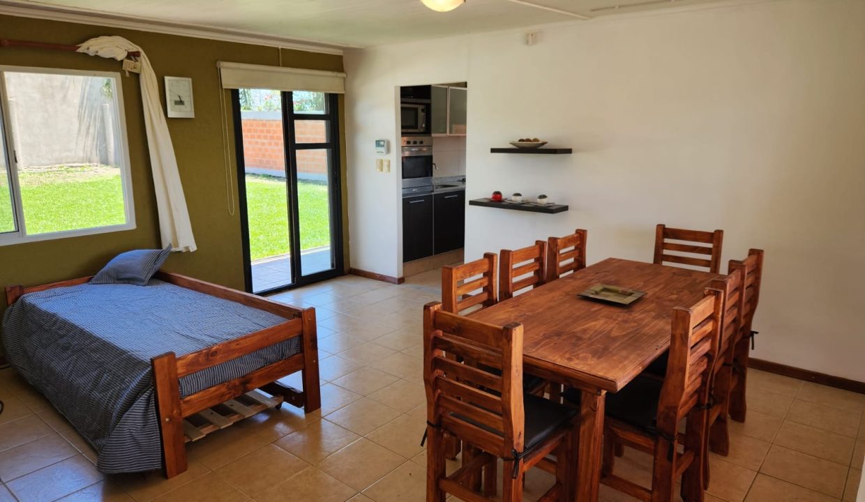 33f101f8-e8af-4ced-8075-37938f4d9a58